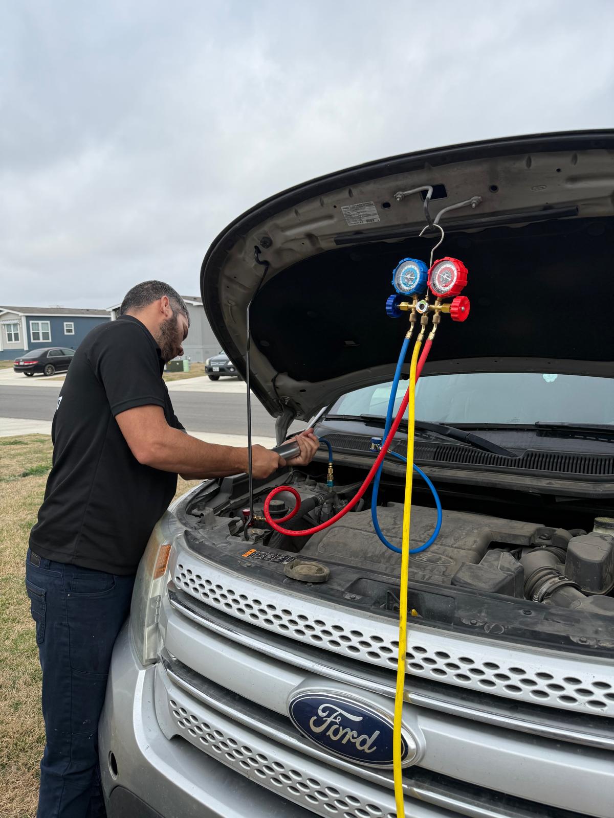 Truck A/C refrigerant recharge service commercial vehicle