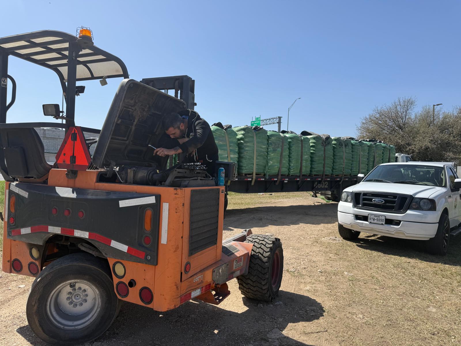 Fleet truck maintenance program yard service Austin Texas