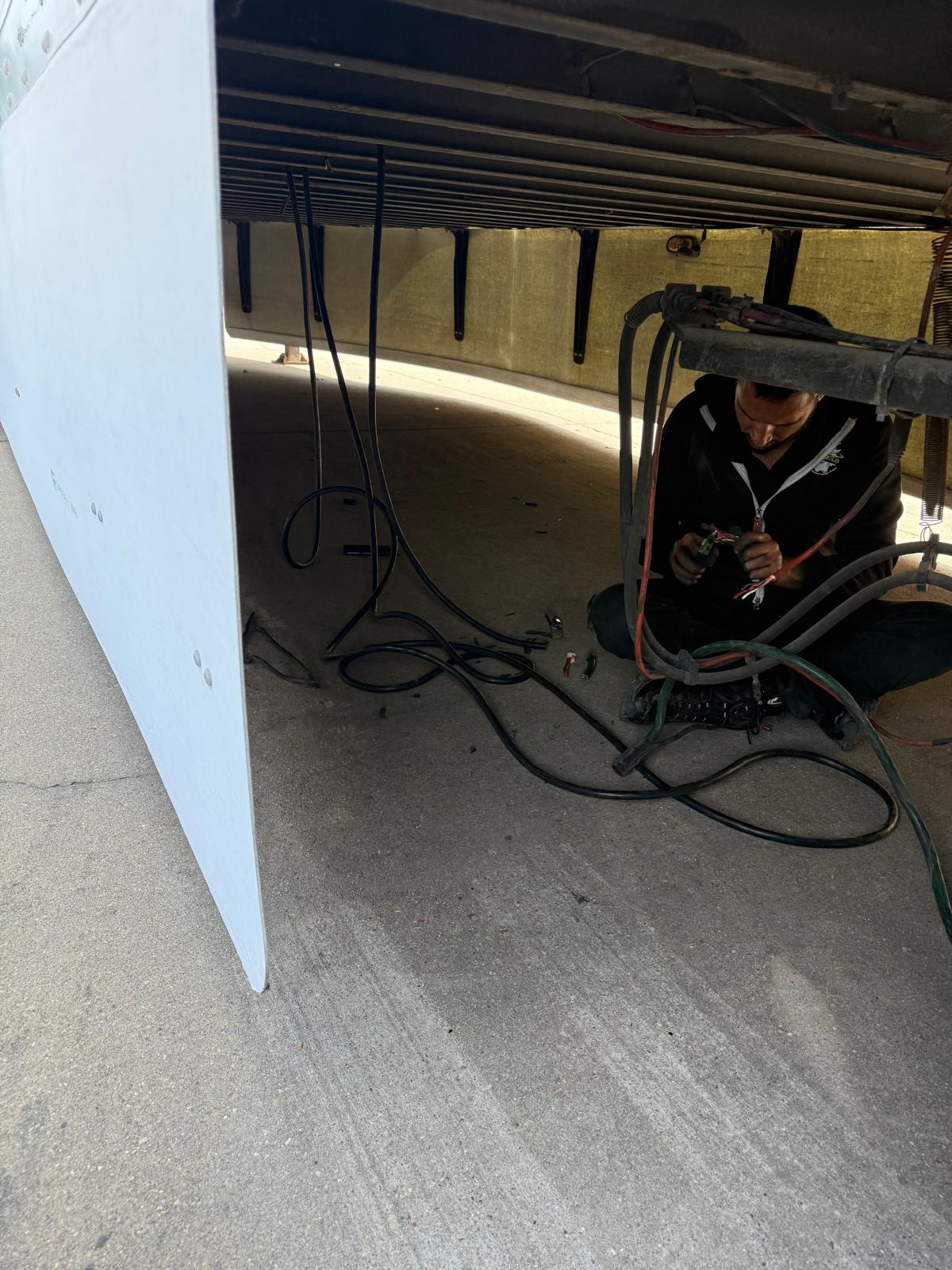 Heavy duty truck electrical system diagnosis and repair Austin Texas